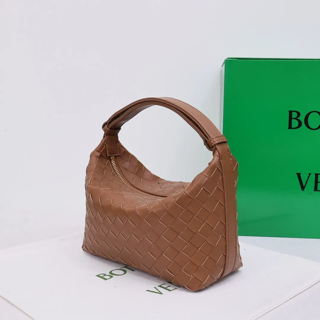 All categories Official website "Brand Women's Bags" Women's Bags 💙 BV 2026 new BV portable shoulder bag